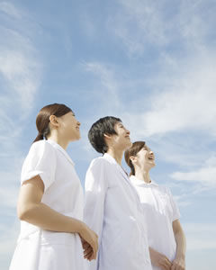 現在の顧問税理士さまを紹介する、医院クリニック界への貢献とは